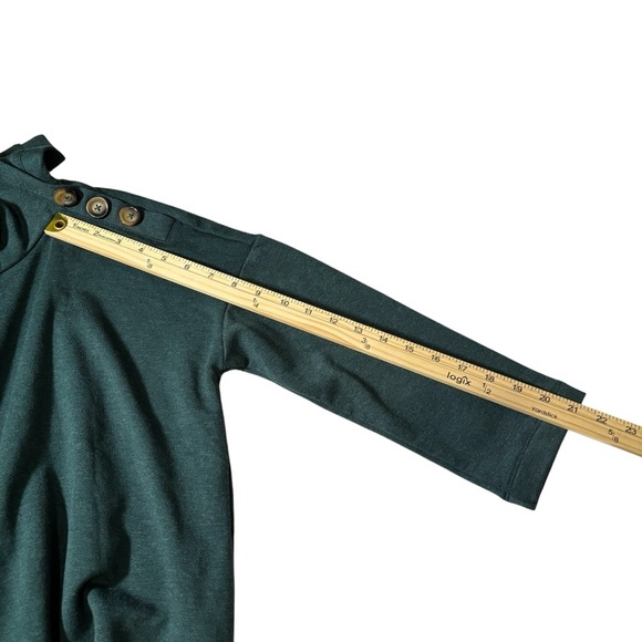 Tahari Cowl Neck Sweatshirt Size M Button Detail 3/4 Sleeve Casual Soft Cozy - Picture 14 of 16